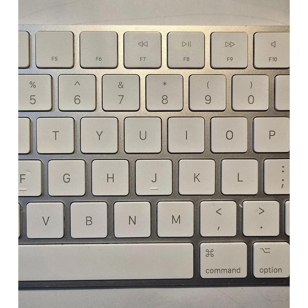 Apple Magic Keyboard 2‎ (A1644) – Silver – Tested & Working (Missing Key)